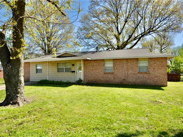 1501 Carlton St, Springdale, AR 72762