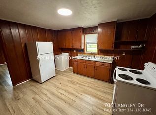 704 Langley Dr, Dothan, AL 36301