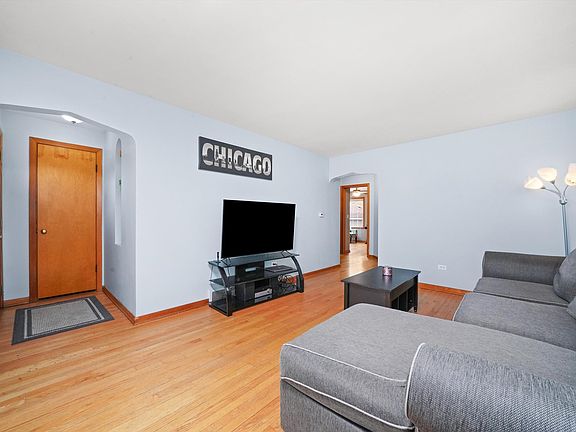4th image of 3340 N Pioneer Ave