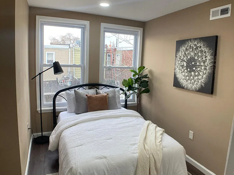 2060 E Orleans St #2060 — Photo 16