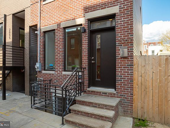 2nd image of 2050 E York St