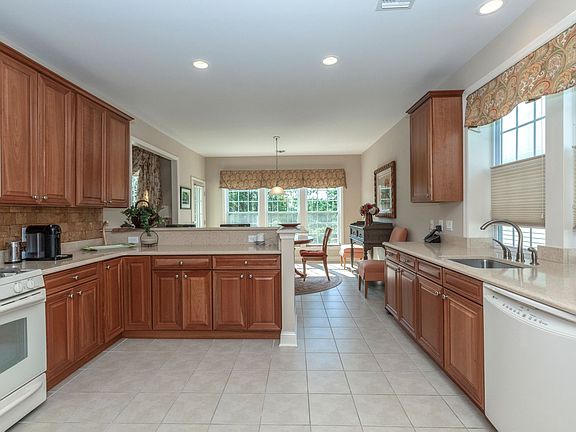 2nd image of 116 Ashley Dr