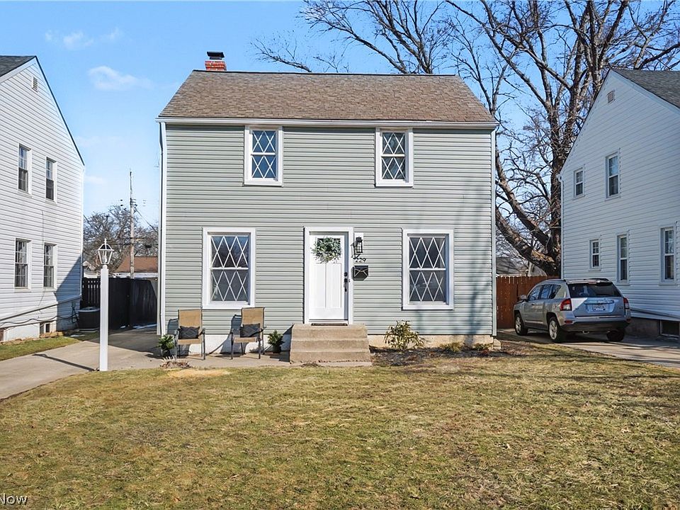 1st image of 229 Hayes Ave