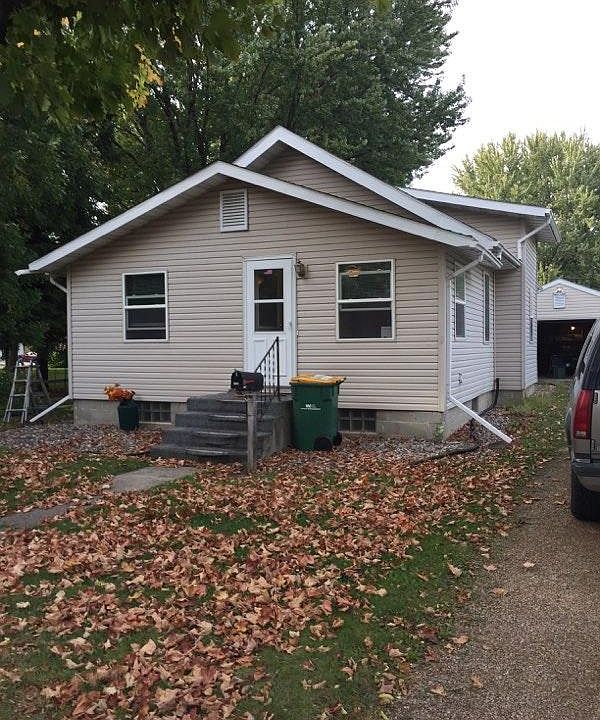 1st image of 507 Vine Ave W