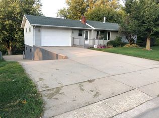 3651 Crescent Rdg, Dubuque, IA 52003