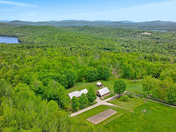 2nd image of 136 Frost Hill Road