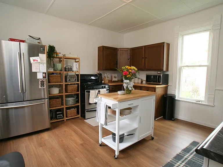 418 W Holmes St — Photo 5