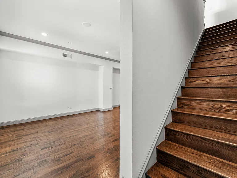 3142 Ross Ave #1 — Photo 22