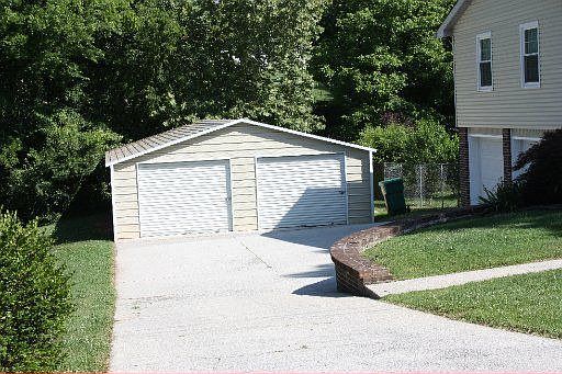3rd image of 8633 Glen Echo Dr