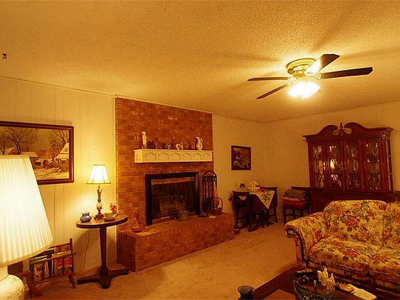 5th image of 105 Bluebonnet Dr