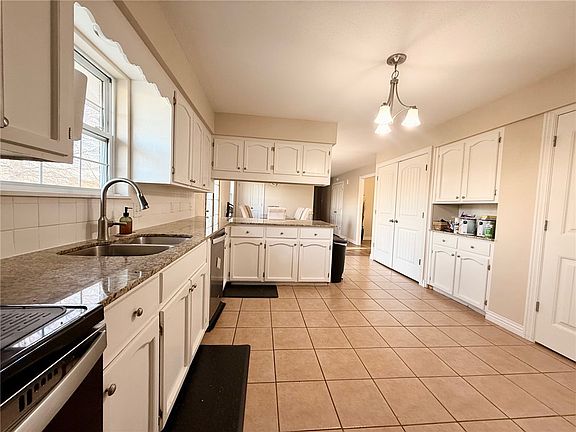 5th image of 12956 Pearson Ranch Rd