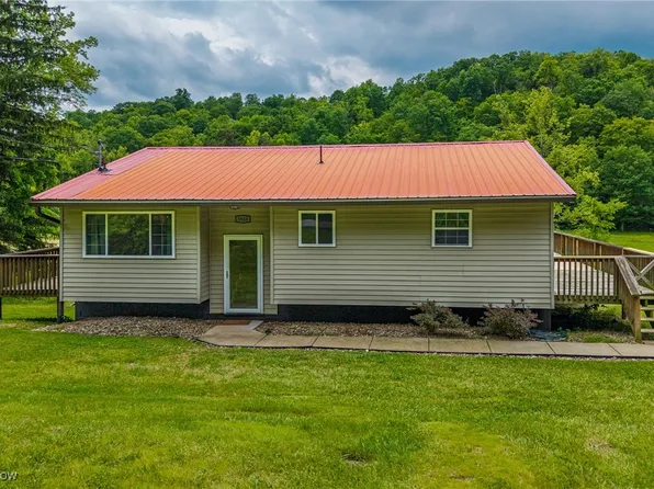 3988 Laurel Creek Rd, Waverly, WV 26184