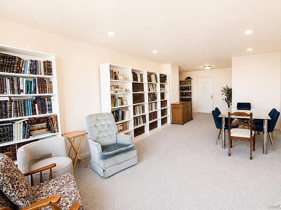 4th image of 333 Broadway #2B