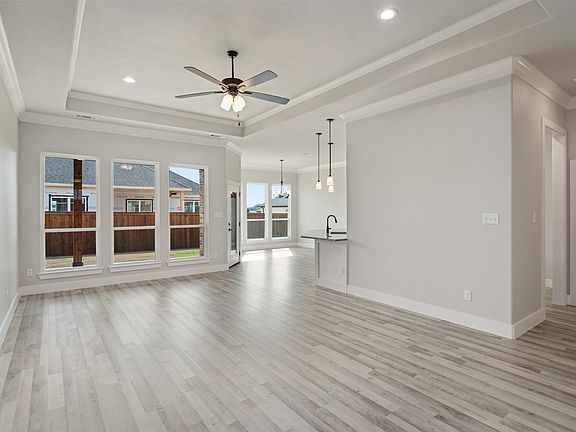 3rd image of 723 Cobblestone Cir