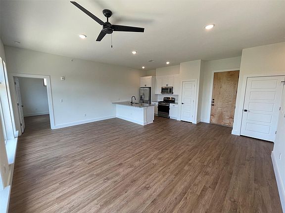 5th image of 1811 Webberville Rd #1301