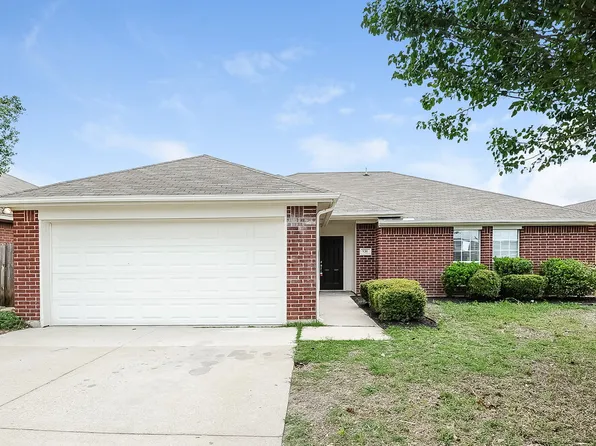 930 Morgan Dr, Burleson, TX 76028