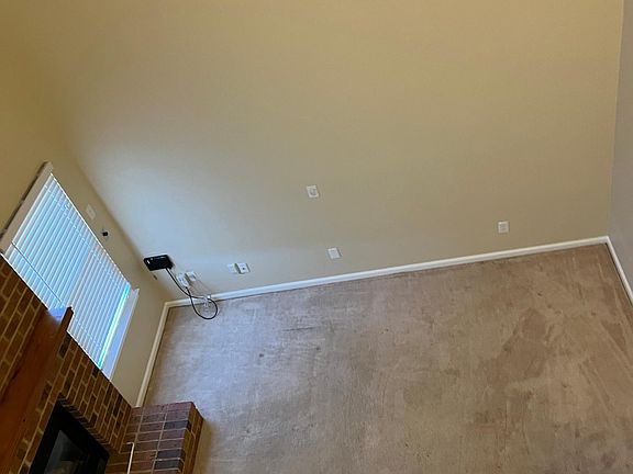 3rd image of 3701 Castlewood Dr