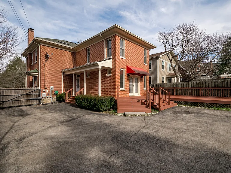 1378 Fontaine Rd — Photo 41