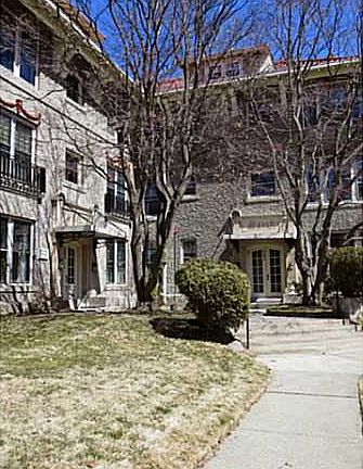 2nd image of 380 Lloyd Ave Unit 9