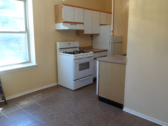 4th image of 1523 W Farwell Ave APT 1B
