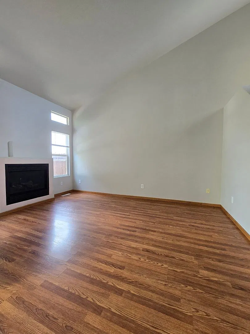 Great Townhome in Windsor — Photo 2