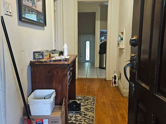 4th image of 486 Hale St