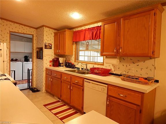 4th image of 146 Luxor Ln