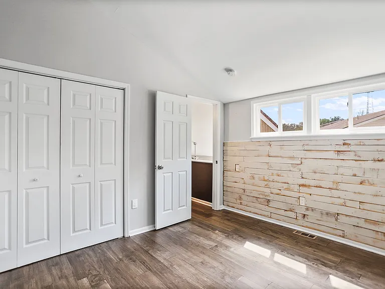 1523 Kensington Dr — Photo 17