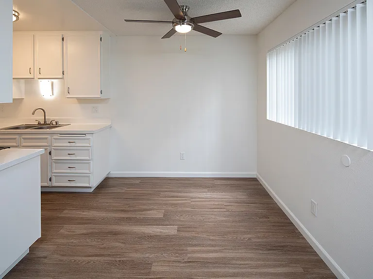 Park Place Apartments — Photo 5