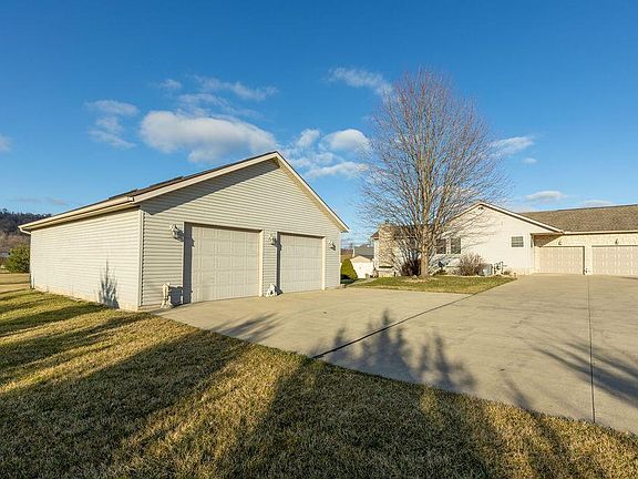 3rd image of 342 Hainsview Dr