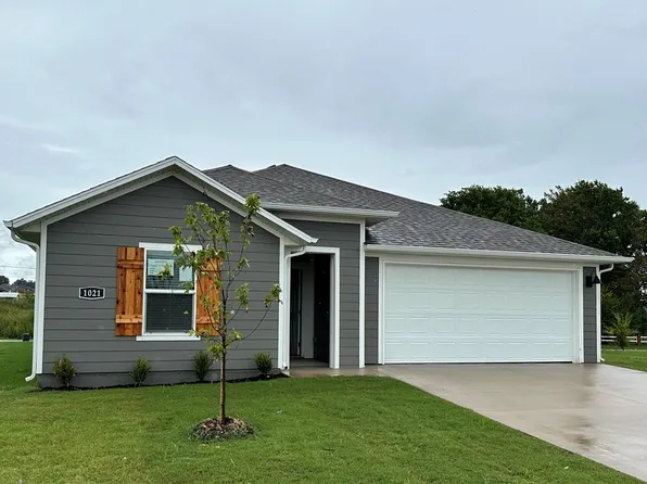 1021 Rently St, Prairie Grove, AR 72753
