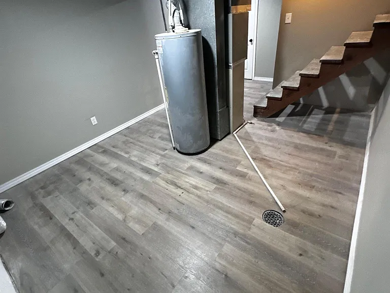 Laundry & storage room