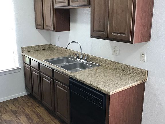 3rd image of 7404 Vintage Hills Dr APT A
