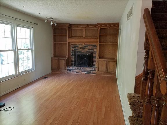 4th image of 15311 Conser St