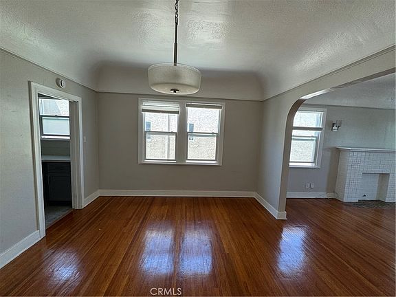 5th image of 733 N Ridgewood Pl