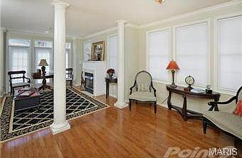 4th image of 218 Pullman Pl