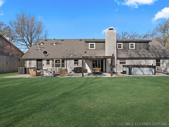 3rd image of 5035 S Irvington Pl