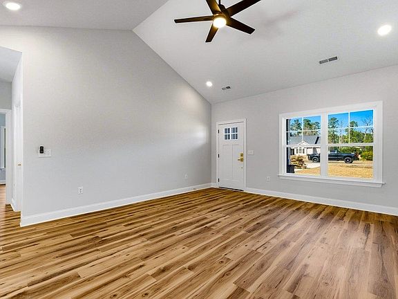 4th image of 409 St. John Rd.