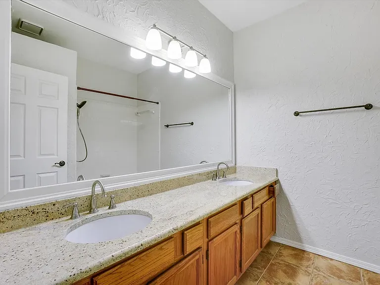 521 Chasewood Dr — Photo 14