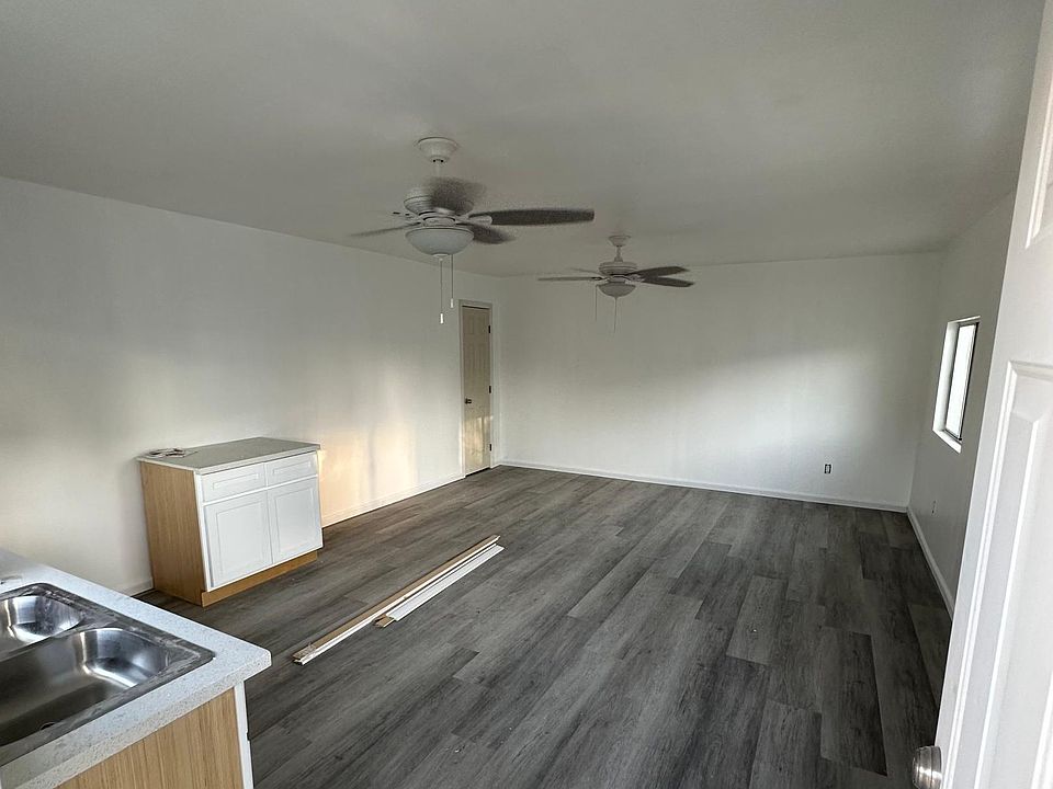 2nd image of 3343 N Mountain View Ave