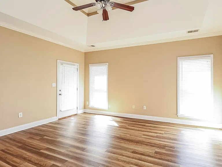 2045 Highview Way — Photo 12