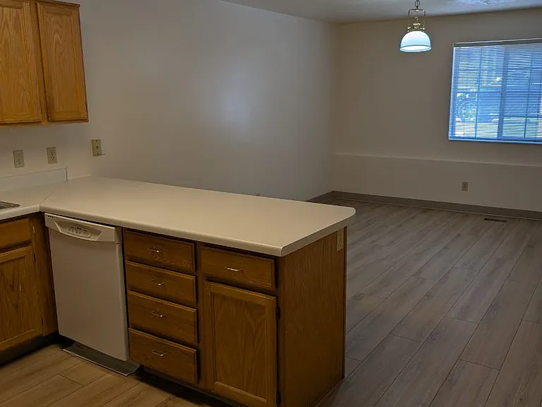 164 Pioneer Ave #104 — Photo 5