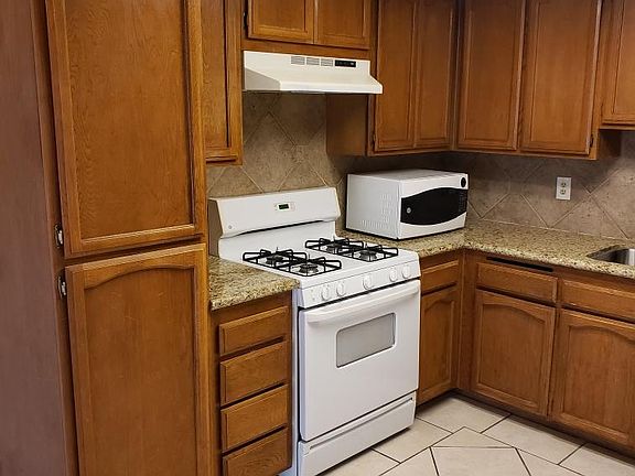 2nd image of 510 Summerwood Ln