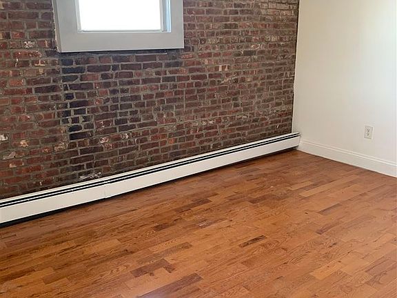 5th image of 75 Laidlaw Ave APT 4R