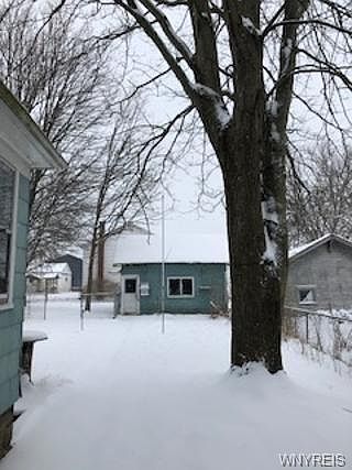 3rd image of 22 Monroe St