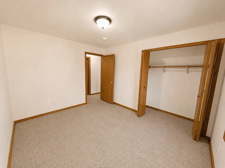 2285 S Thompson Dr — Photo 9