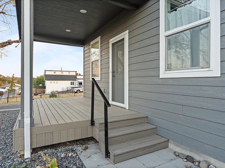 516 Main Ave W — Photo 27