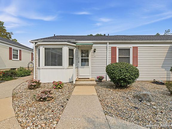 2nd image of 1041 Village Ln