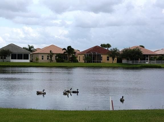 5th image of 339 Sheffield Circle