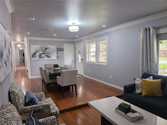 4th image of 1001 SE 11th St